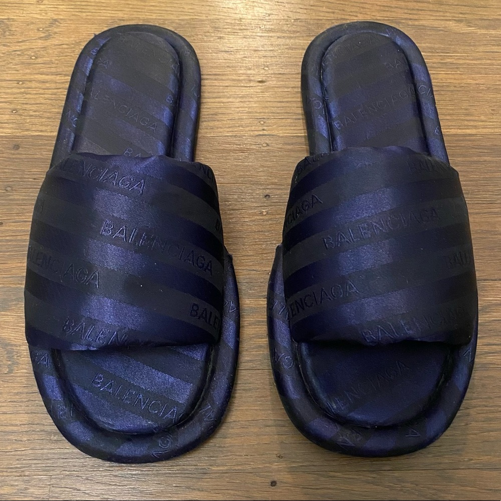 BALENCIAGA Satin Jacquard Hotel Logo Slides 39IT 8W 6.5M Navy